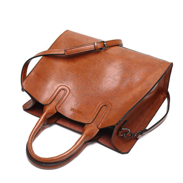Women's Elegant Leather Shoulder Bag - Image 4